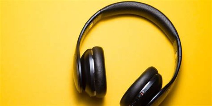 The 10 Best Tracks to Test Headphones With
