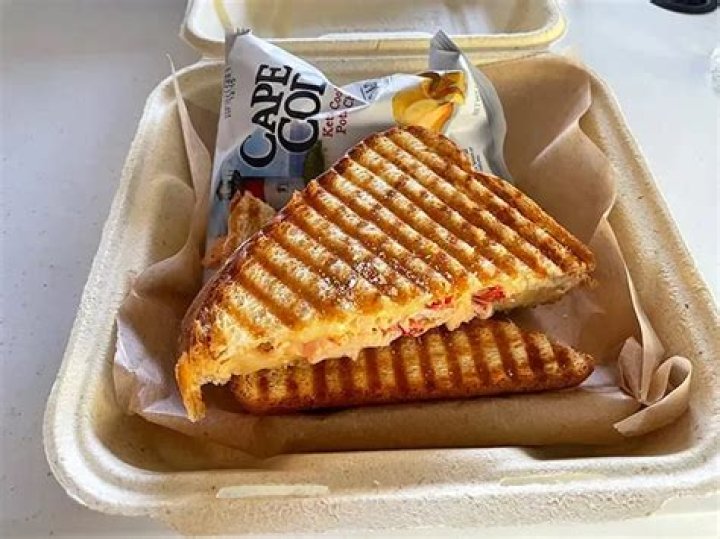 	The grilled cheese grows up	