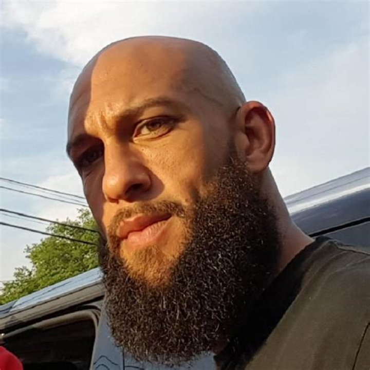 Tim Howard - Bio, Net Worth, Height