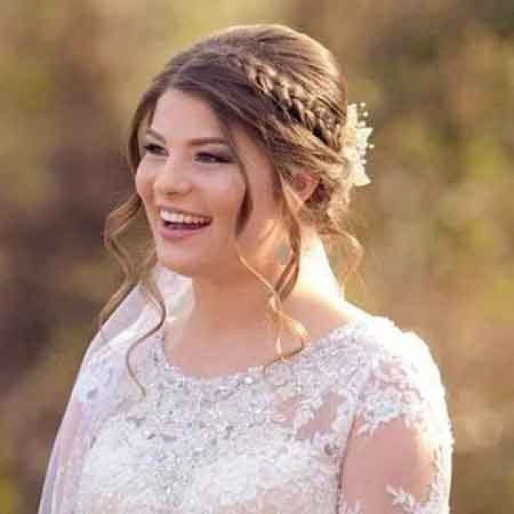 Tori Bates Biography