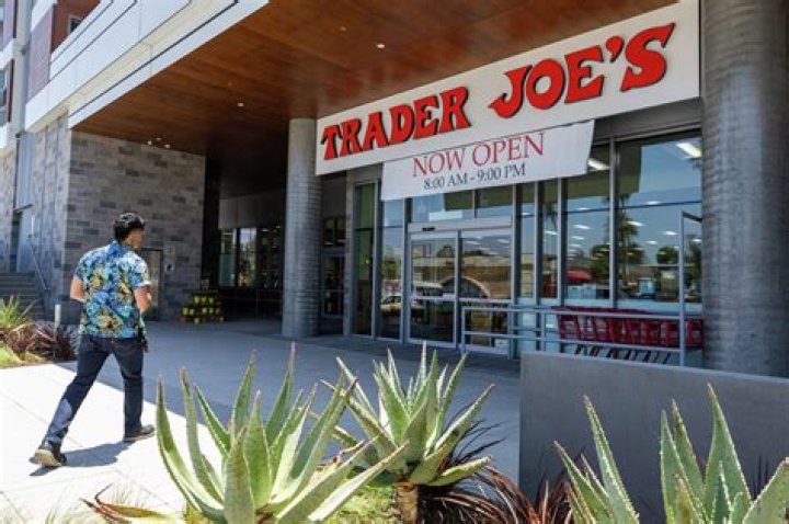 	Trader Joe’s opening in Palm Beach Gardens in 2014	