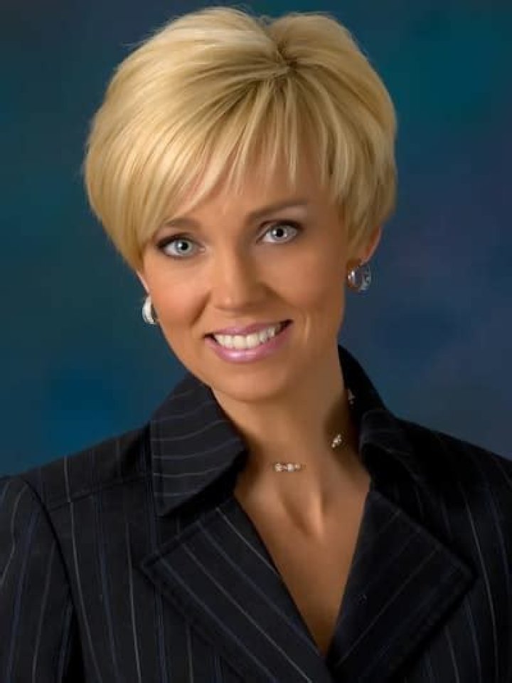 Tricia Macke Age, Wiki, Salary, House, Husband, Married【 Fox 19 】Bio