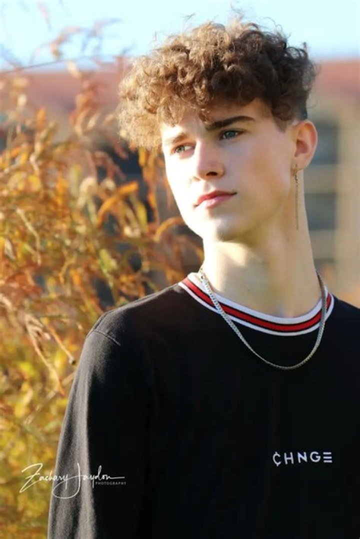 Tyler Schrage - Bio, Age, Net Worth, Height, Single, Nationality, Body Measurement, Career