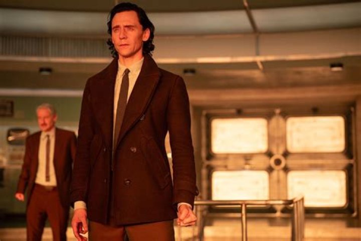 Uncover The Secrets: Tom Hiddleston's Height Revealed
