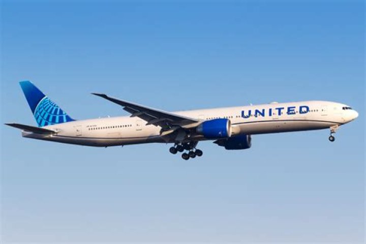 	UNITED MAKES HISTORIC FLIGHT: CHICAGO TO HONG KONG NONSTOP	
