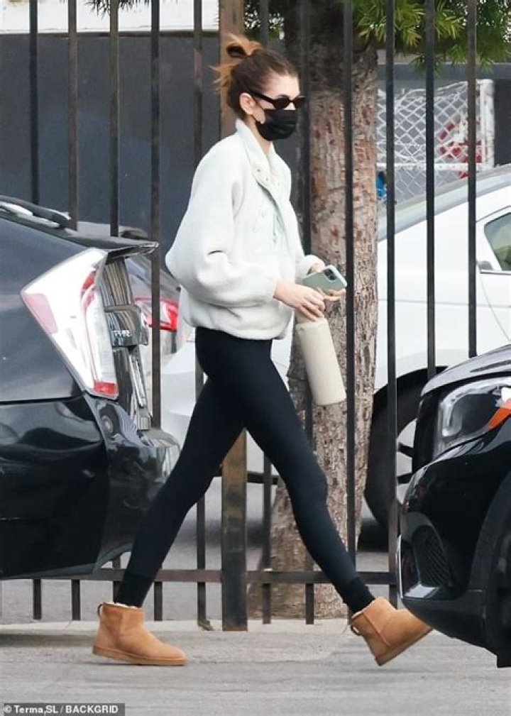 Unveiling Kaia Gerber's Height: Discoveries And Insights