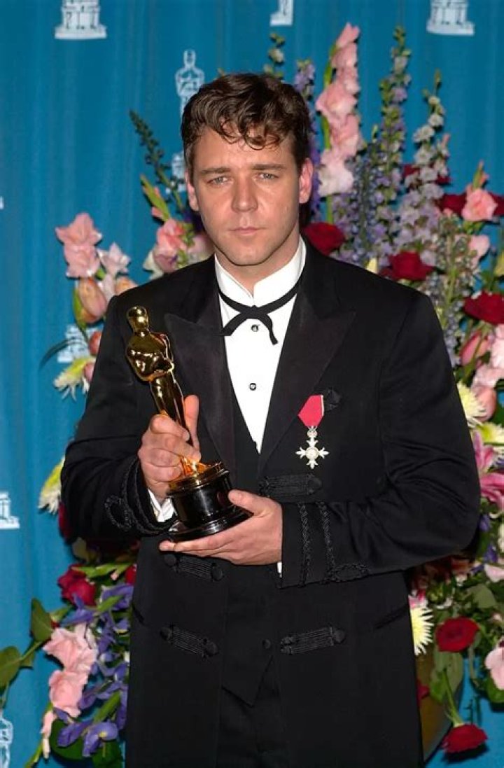 Unveiling Russell Crowe's Net Worth: Secrets And Success