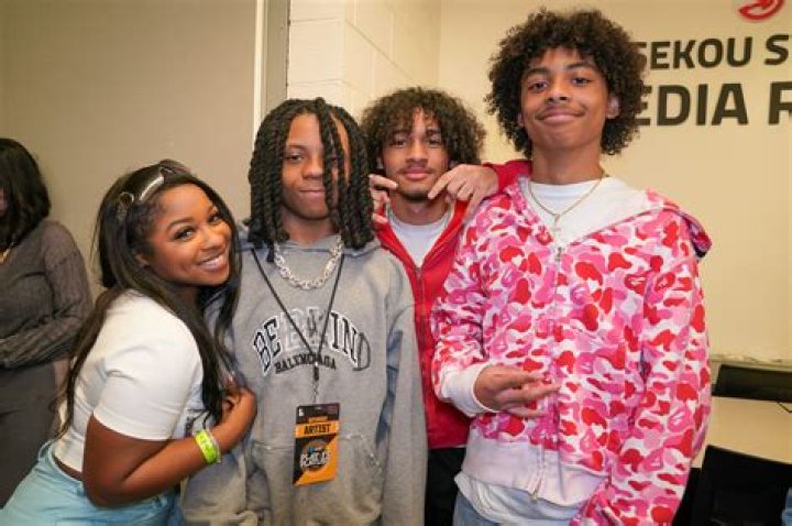 Unveiling The Connection: Lil Wayne And Sarah Vivian