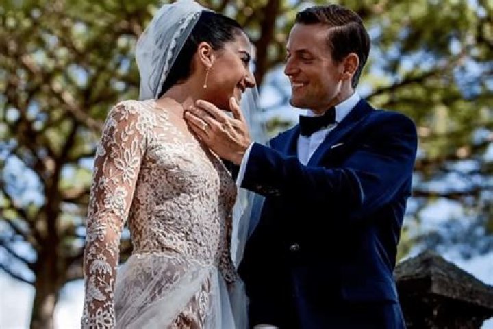 Unveiling The Mystery: Is Emily Compagno Engaged?