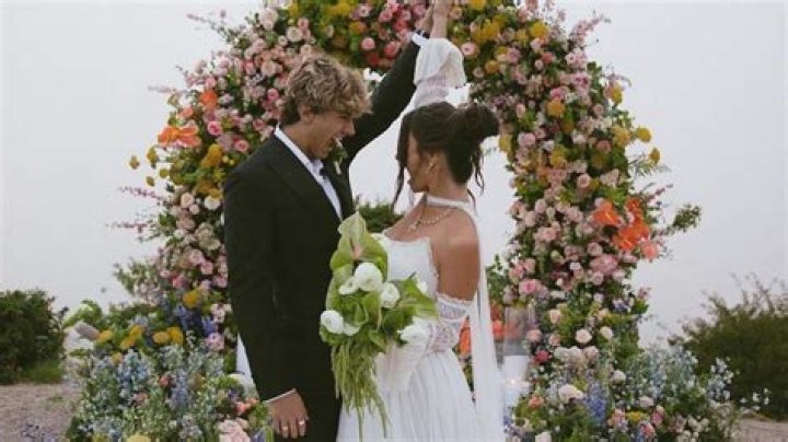 Unveiling The Mystery: Who Is Gavin Dating?