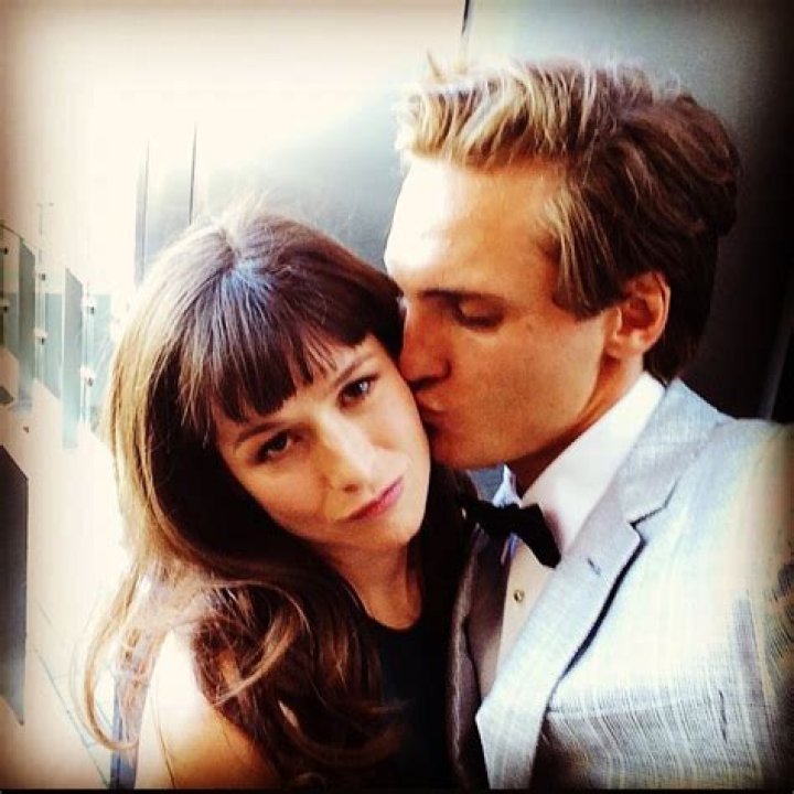 Unveiling The Personal Life Of Eamon Farren: Is Eamon Farren Married?