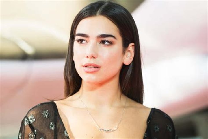 Vibrant And Stylish: Exploring The World Of Wallpaper Dua Lipa