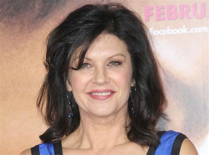 Wendy Crewson Came Out as Gay after 2-Decade Long Married Life