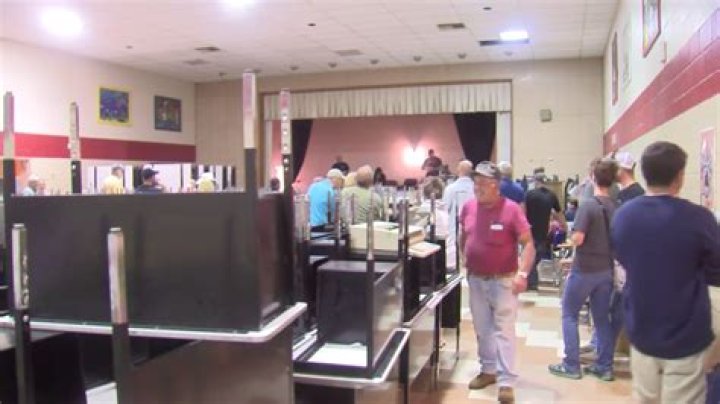 Westmont Hilltop holds auction at old elementary school building