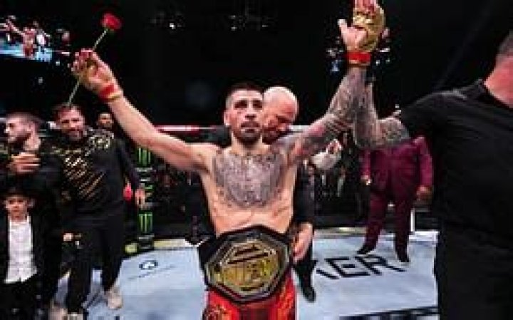 What type of fighter is Ilia Topuria?