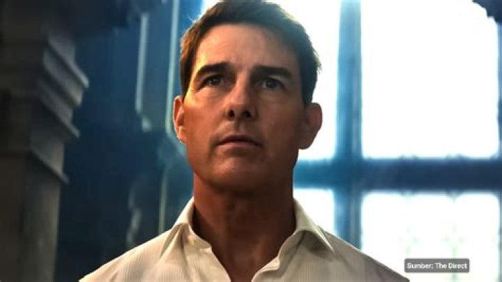 When Tom Cruise sang on live TV and he was amazing - video