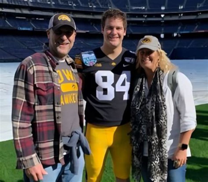 Who are Sam LaPorta's parents?
