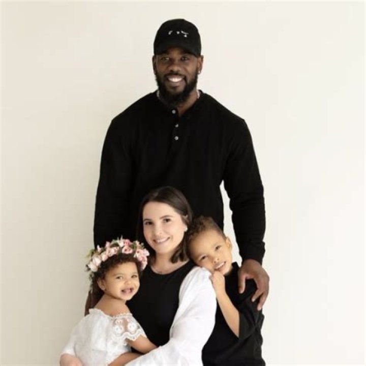 Who is Adolis Garcia Wife, Yama Gonzalez?