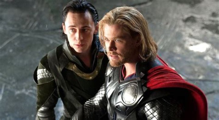 Why Loki and Thor's Contrasting Character Arcs Are Integral to 'Thor'
