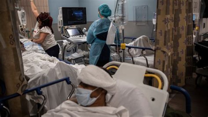 Why Watching ‘Outbreak’ One Year Into a Real Pandemic Is Surprisingly Depressing