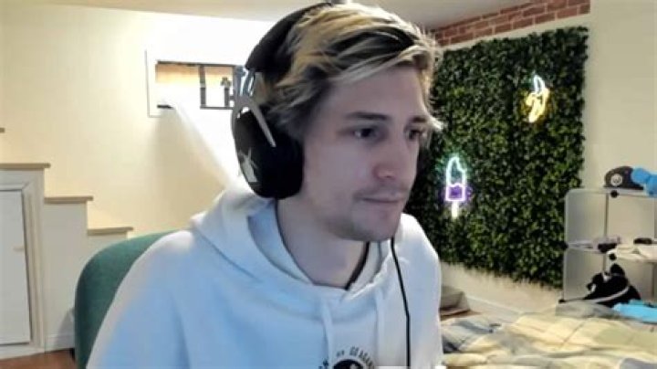 xQc reveals he's had to move again to escape doxxing problems