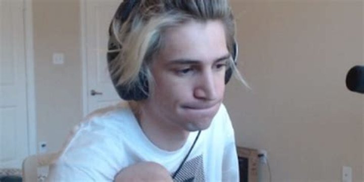 xQc reveals he had to attend “Twitch streamer therapy” after second ban