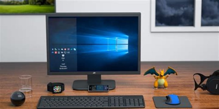 Your Windows Taskbar Should Be Vertical, Here's Why