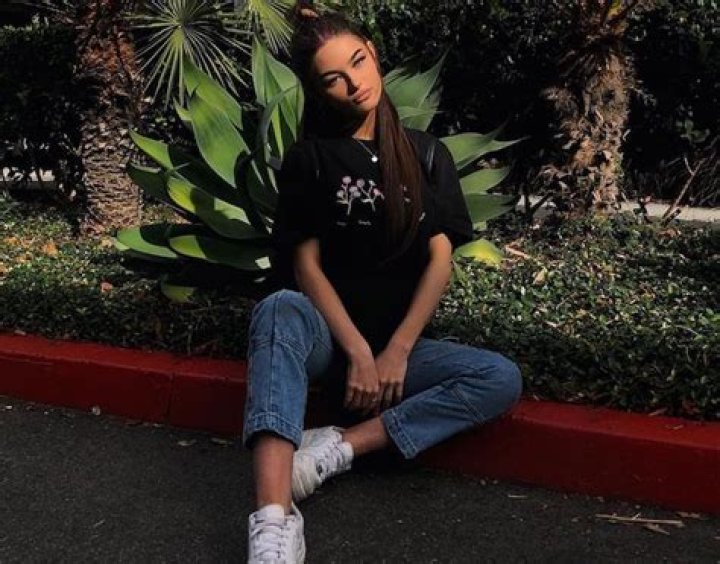Zoe Christina Marshall - Bio, Age, Single, Nationality, Body Measurement